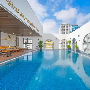Hotel Golden Lotus - Rooftop Bar Sea View Đà Nẵng